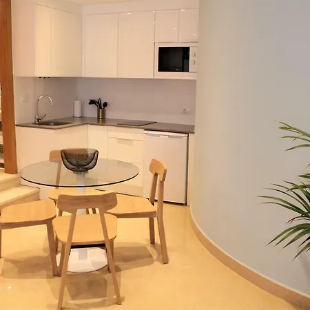 Suites Park Private Entrance *